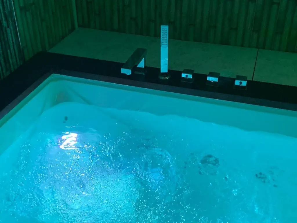 Ferienwohnung Lolf With Jacuzzi In Málaga